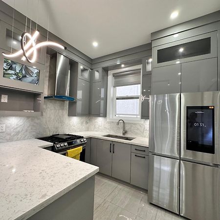 شقة Modern And New House Near Pne With Big Garden And Free Parking فانكوفر المظهر الخارجي الصورة